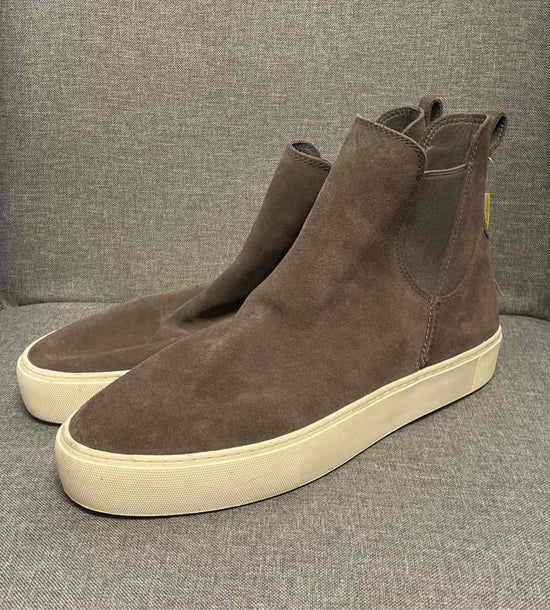 12 Ugg Shoes