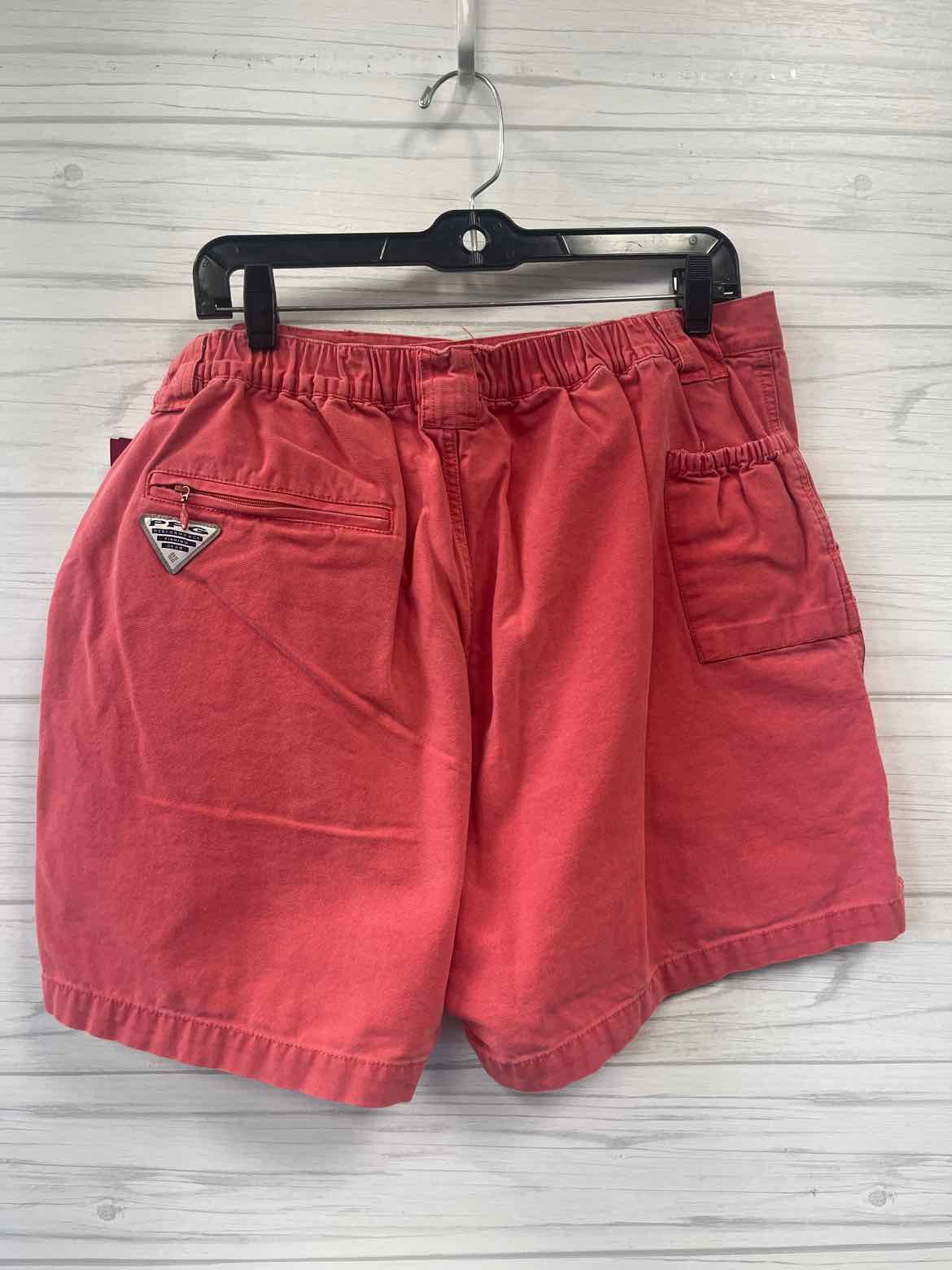 Size L Columbia Shorts