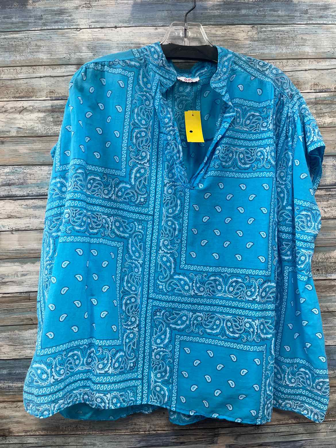 Size XL Yolly Italy Shirt