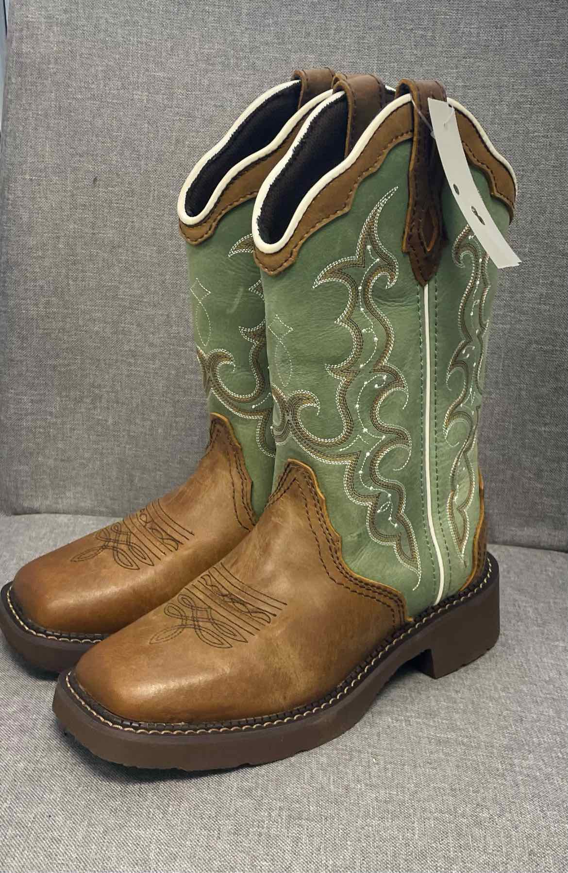7.5 Justin Boots