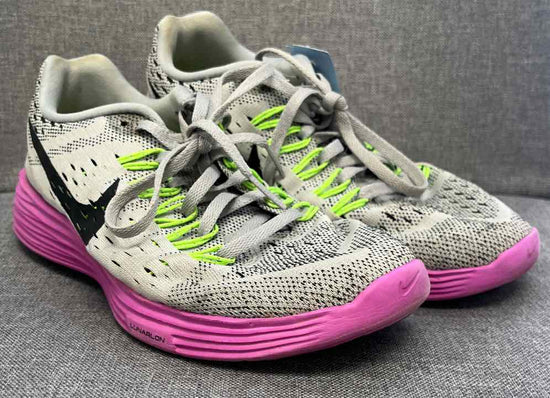 6.5 Nike Sneakers