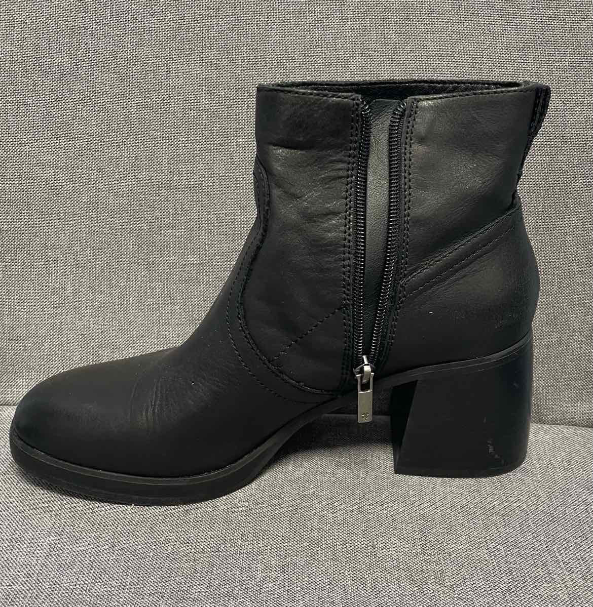 9.5 Lucky Brand Boots