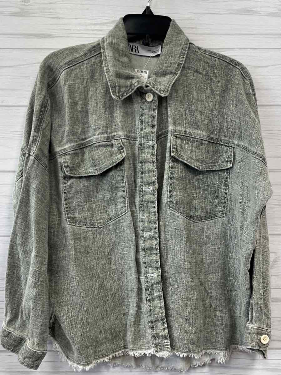 Size M Zara Shirt
