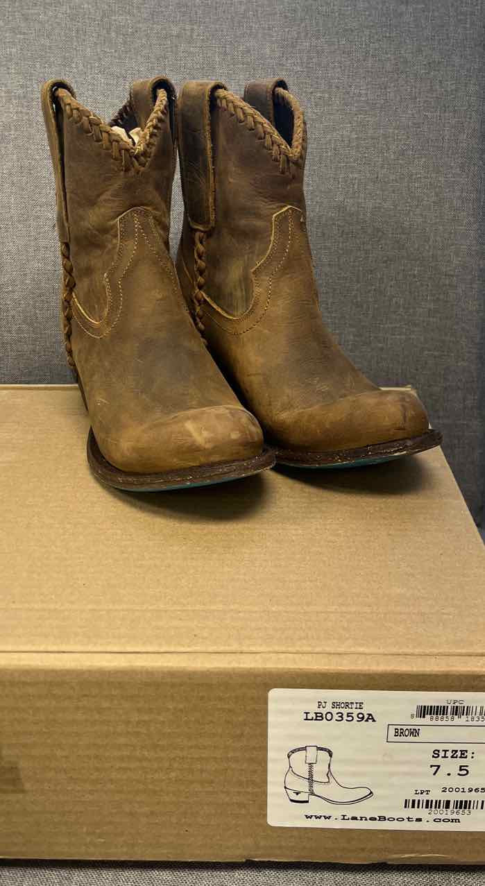 7.5 lane Boots
