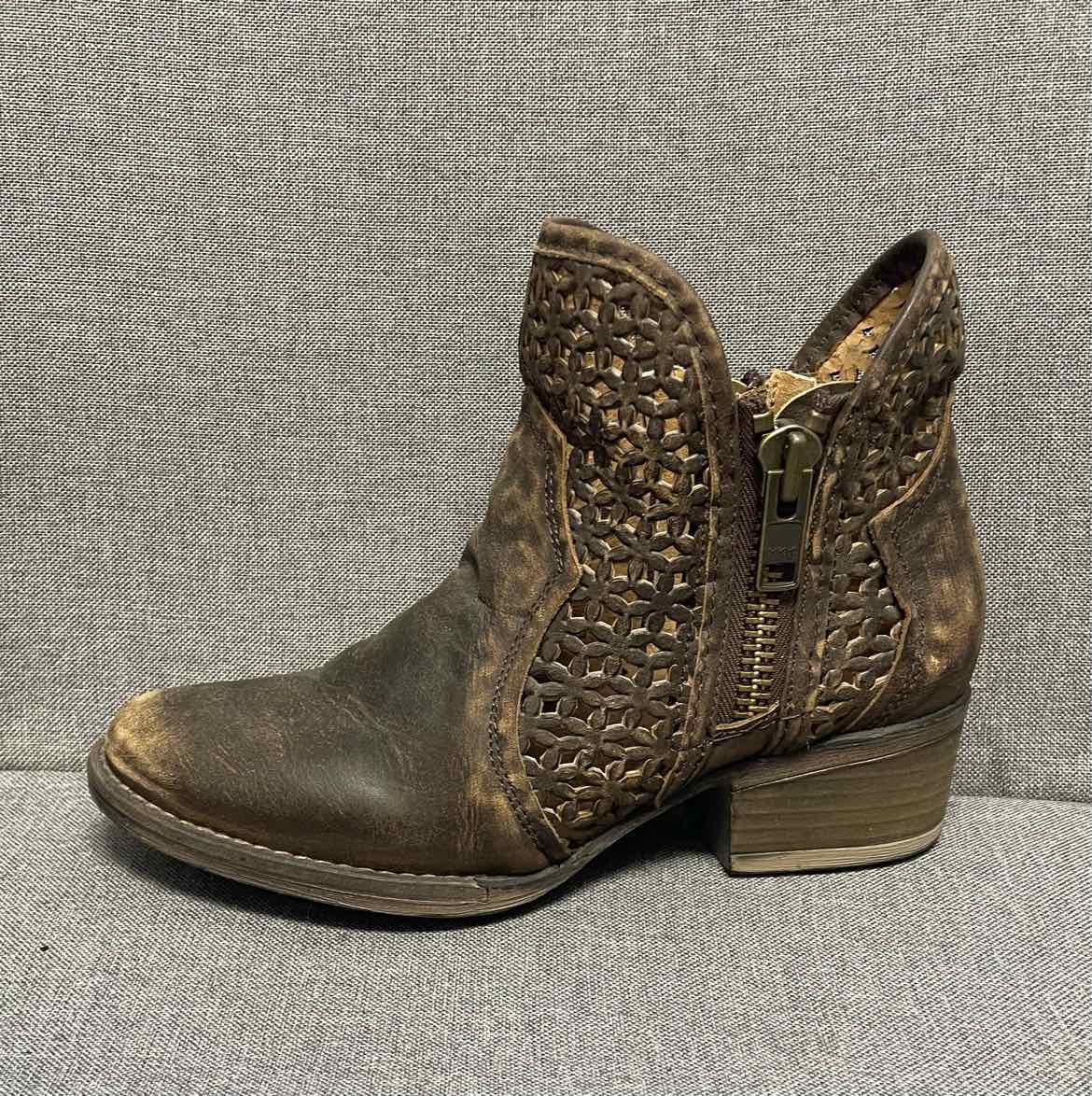 6.5 Circle G Boots