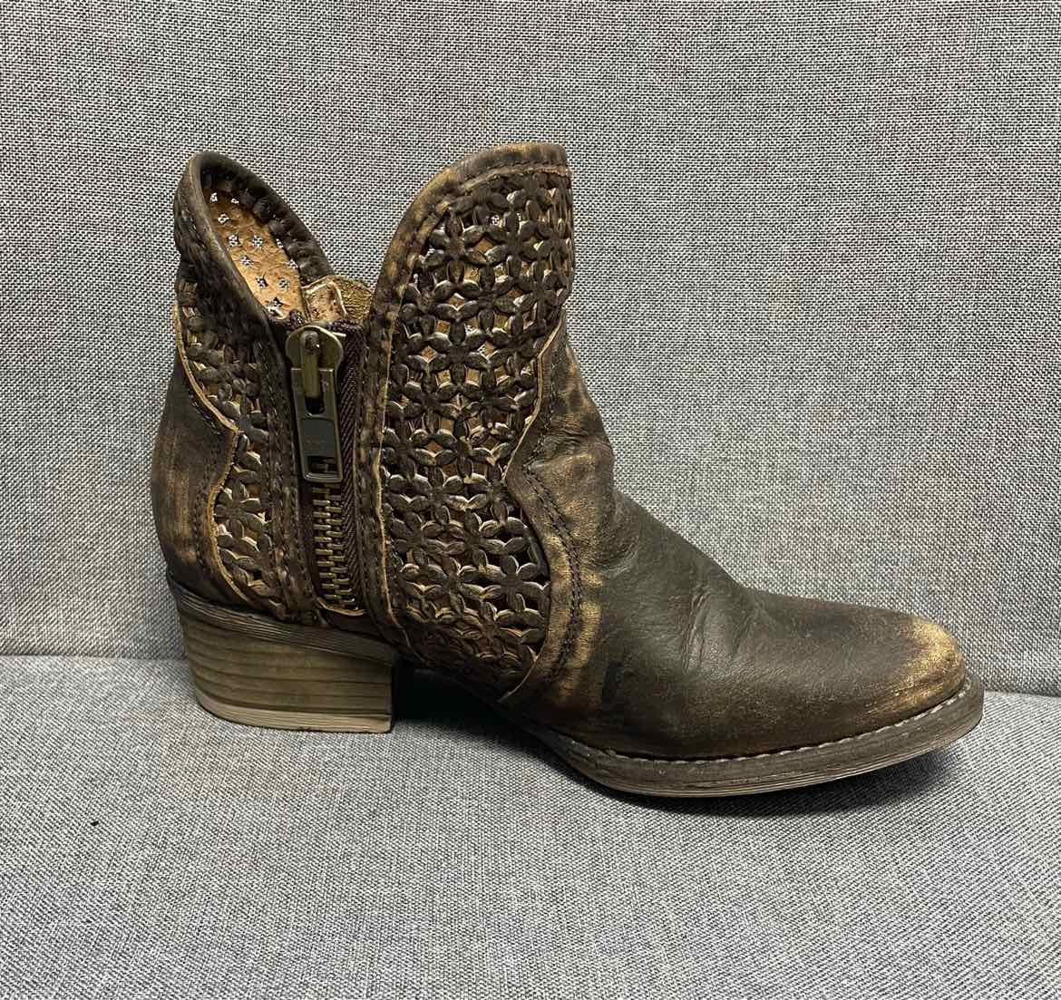 6.5 Circle G Boots