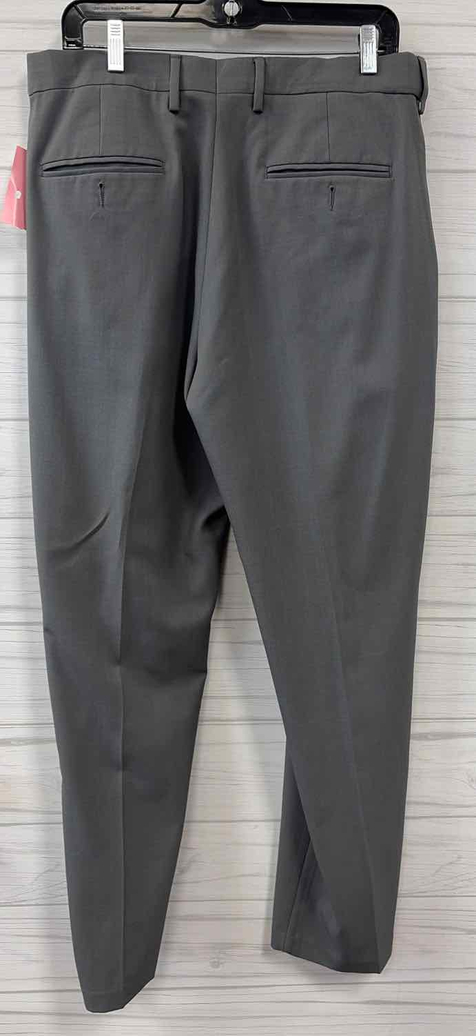 Size 34x32 Haggar Shirt