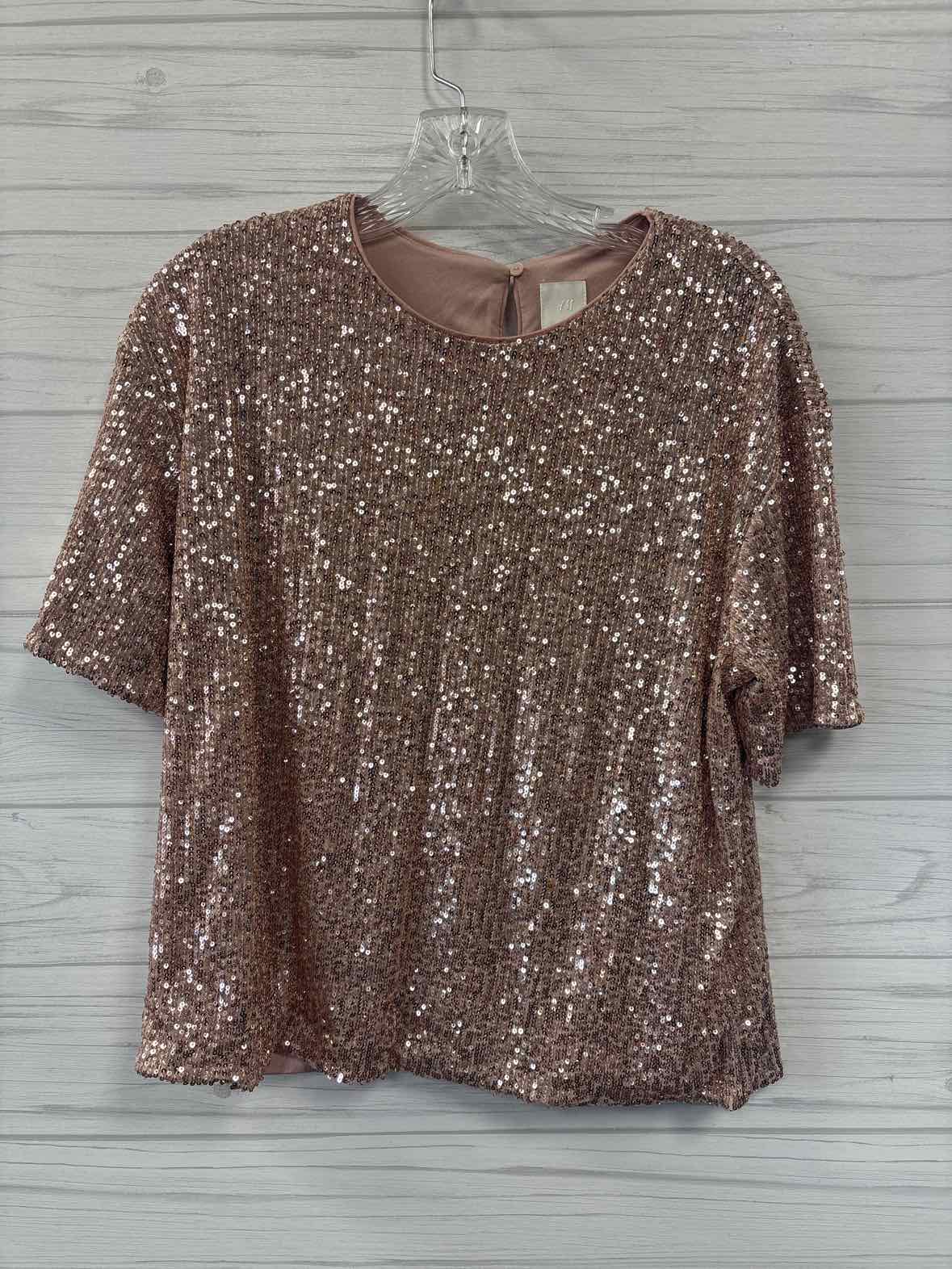 Size M H & M Shirt