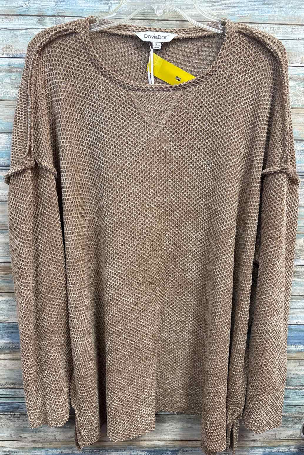 Size M Davi & Dani Shirt