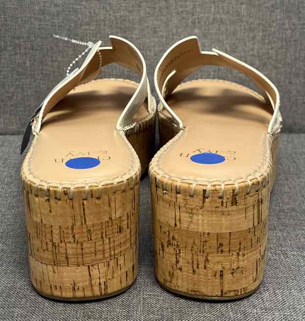 10 crown & ivy Sandals