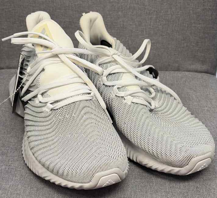 11 adidas Sneakers