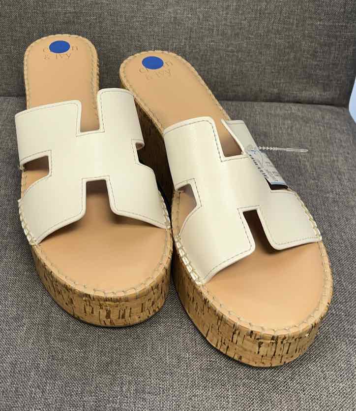 10 crown & ivy Sandals