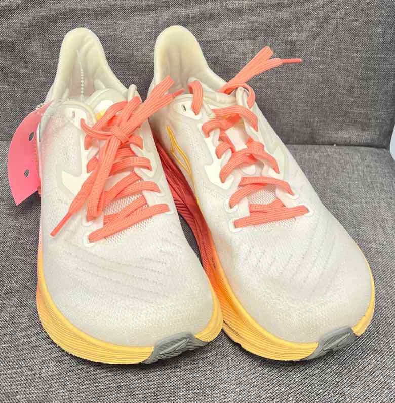 7.5 Altra Sneakers