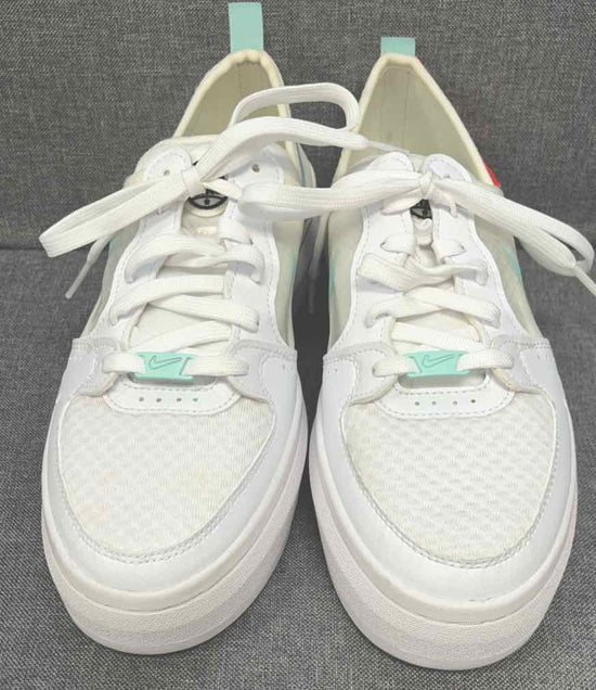 9 Nike Sneakers