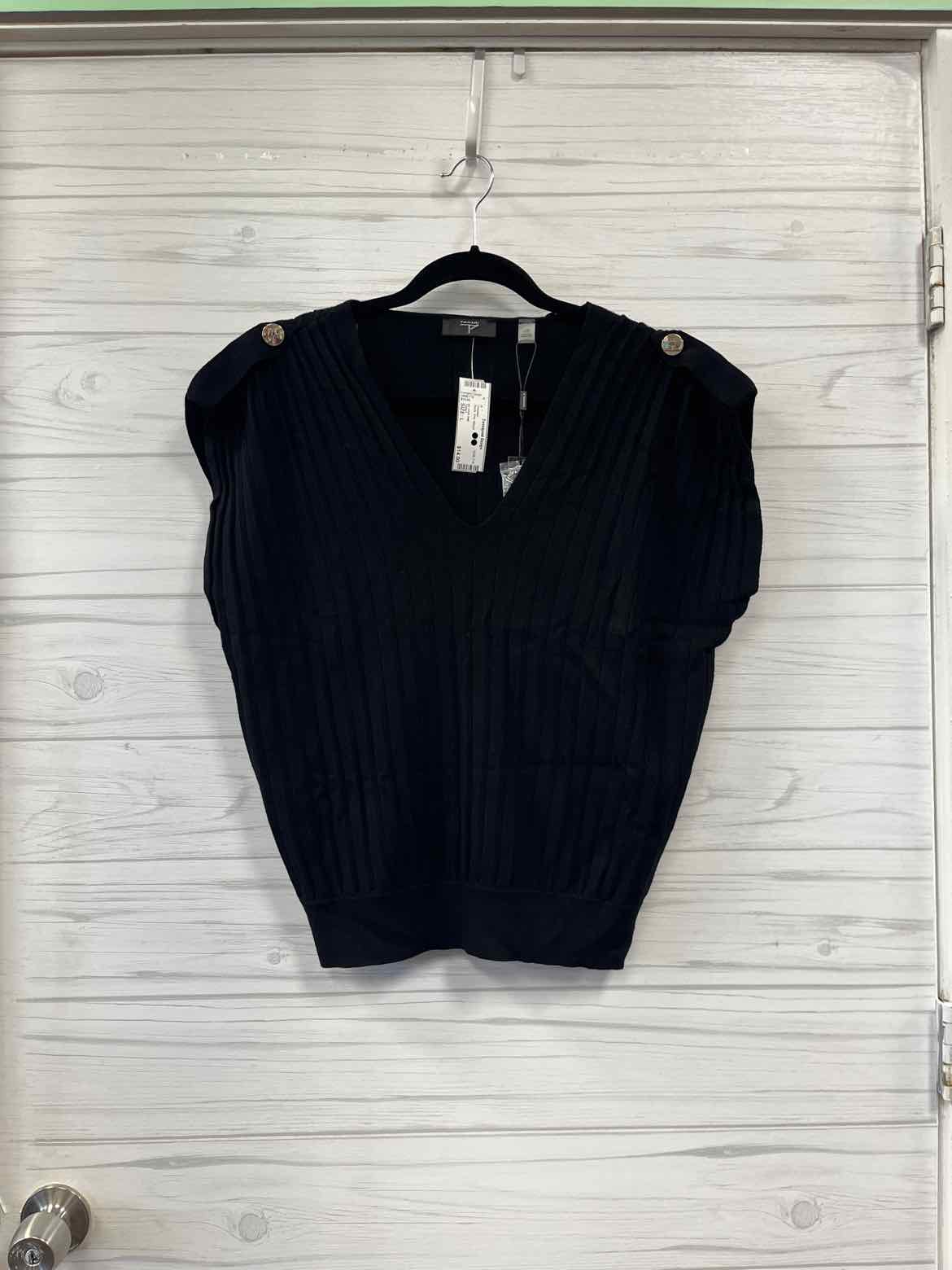 Size L Tahari Sweater