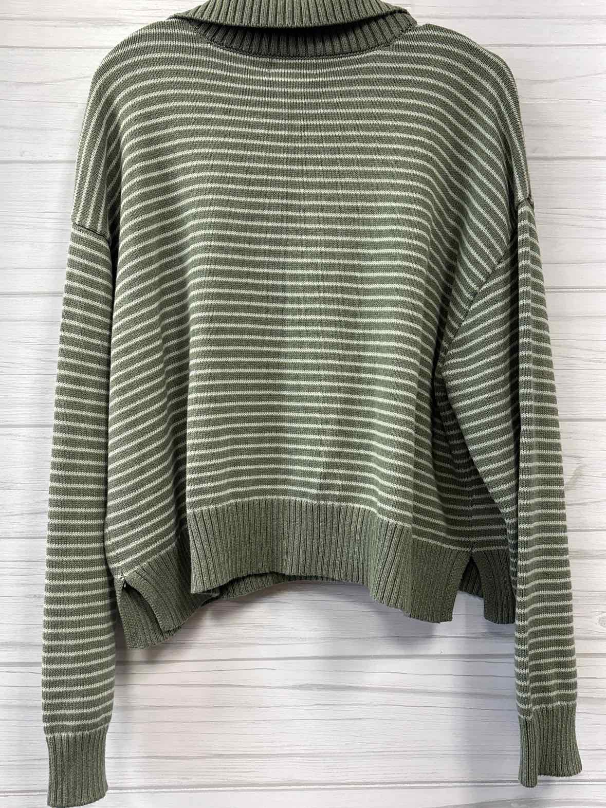 Size XXL Universal Thread Sweater