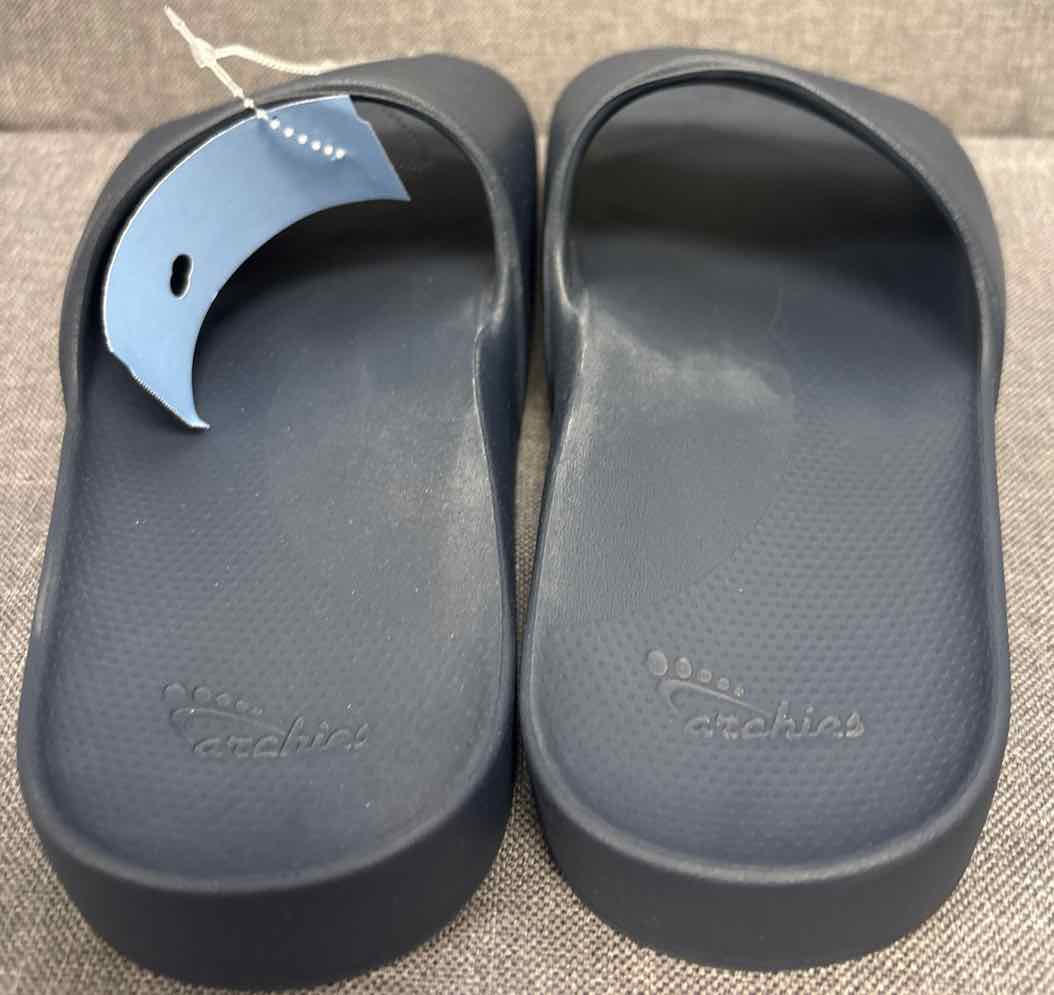 8 Archies Sandals