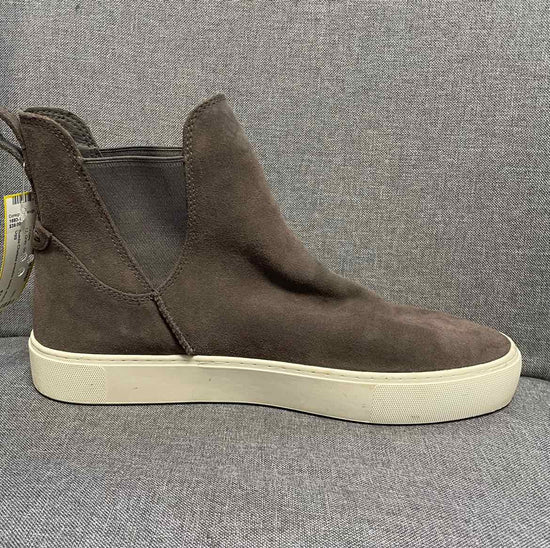 12 Ugg Shoes