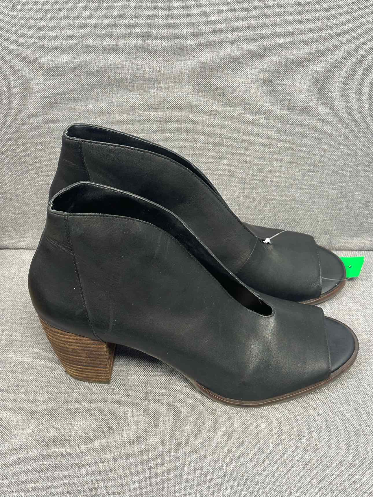 11 Lucky Brand Shoes