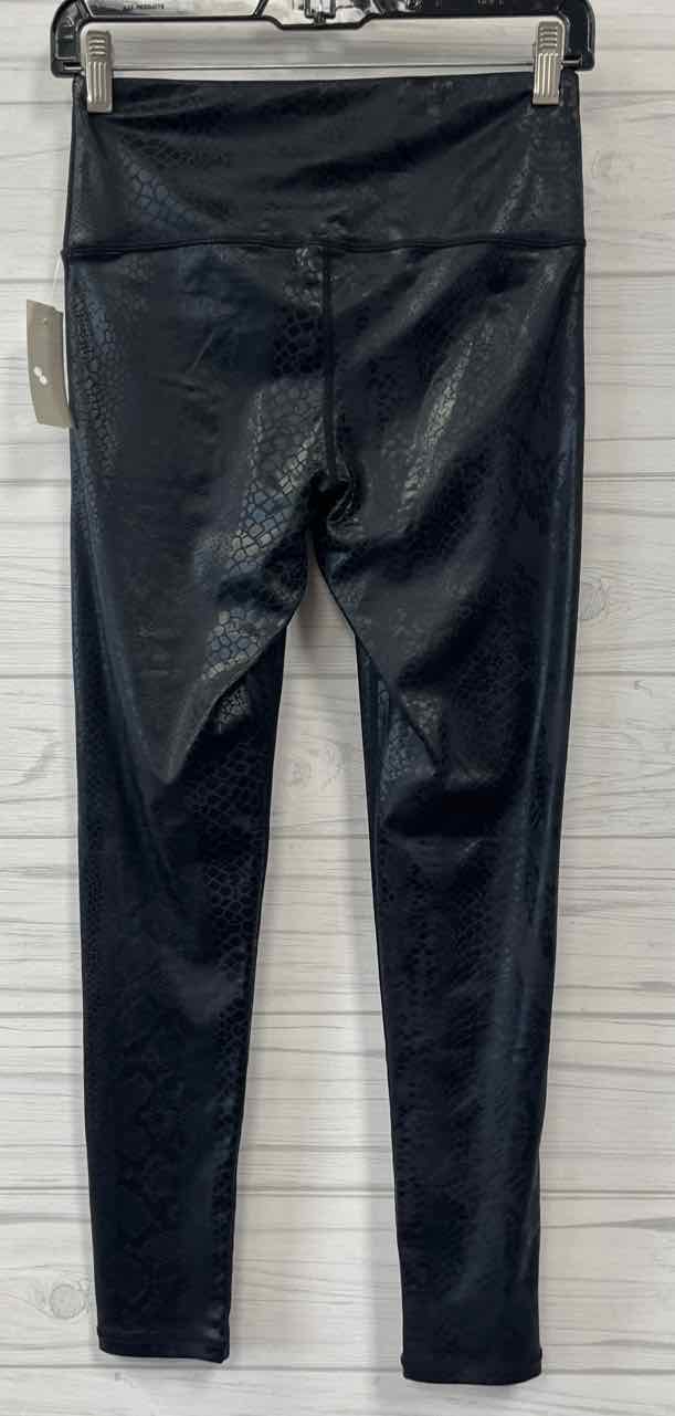 Size S Mono B Leggings