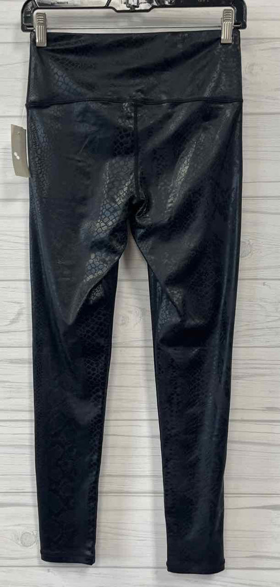 Size S Mono B Leggings