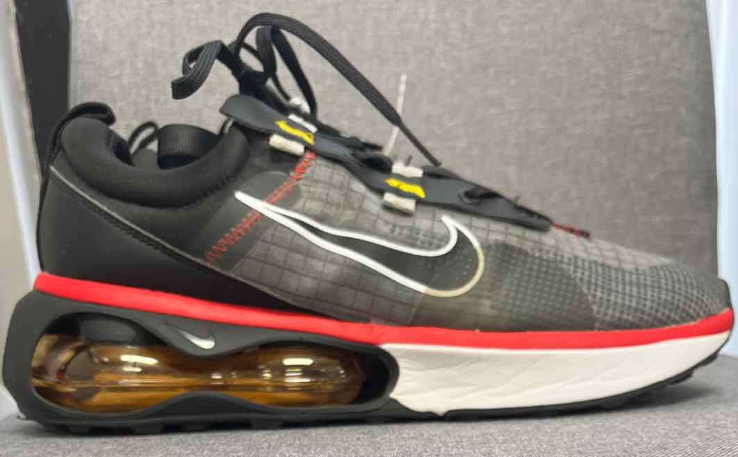 10.5 Nike Air Sneakers