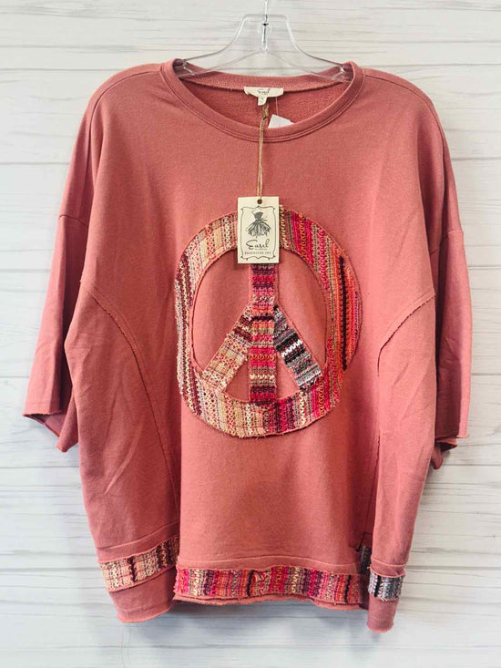 Size M easel Shirt