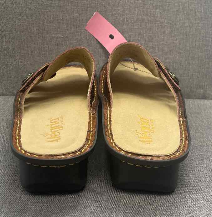 38 Alegria Sandals