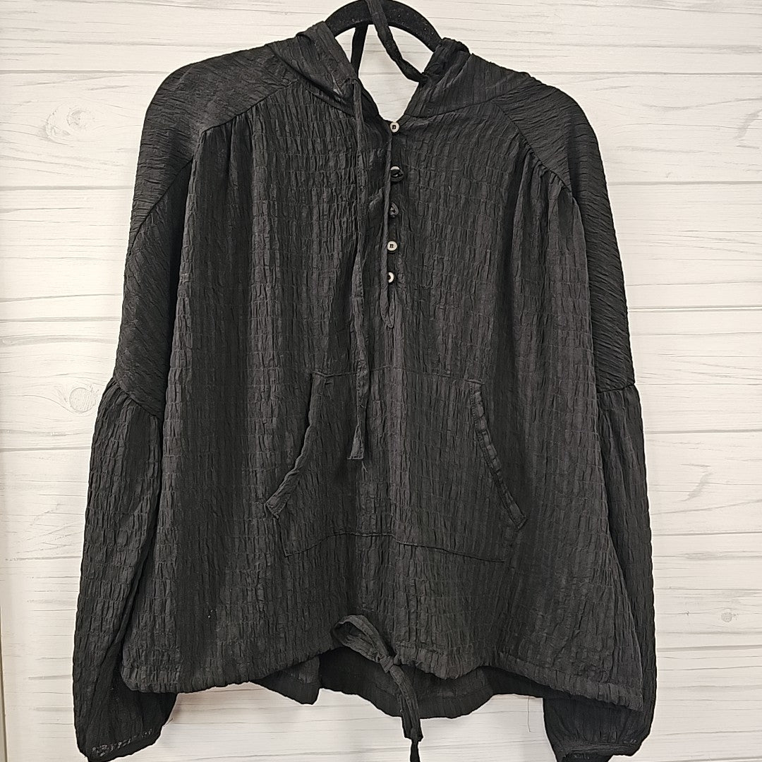 Size M loveriche Shirt