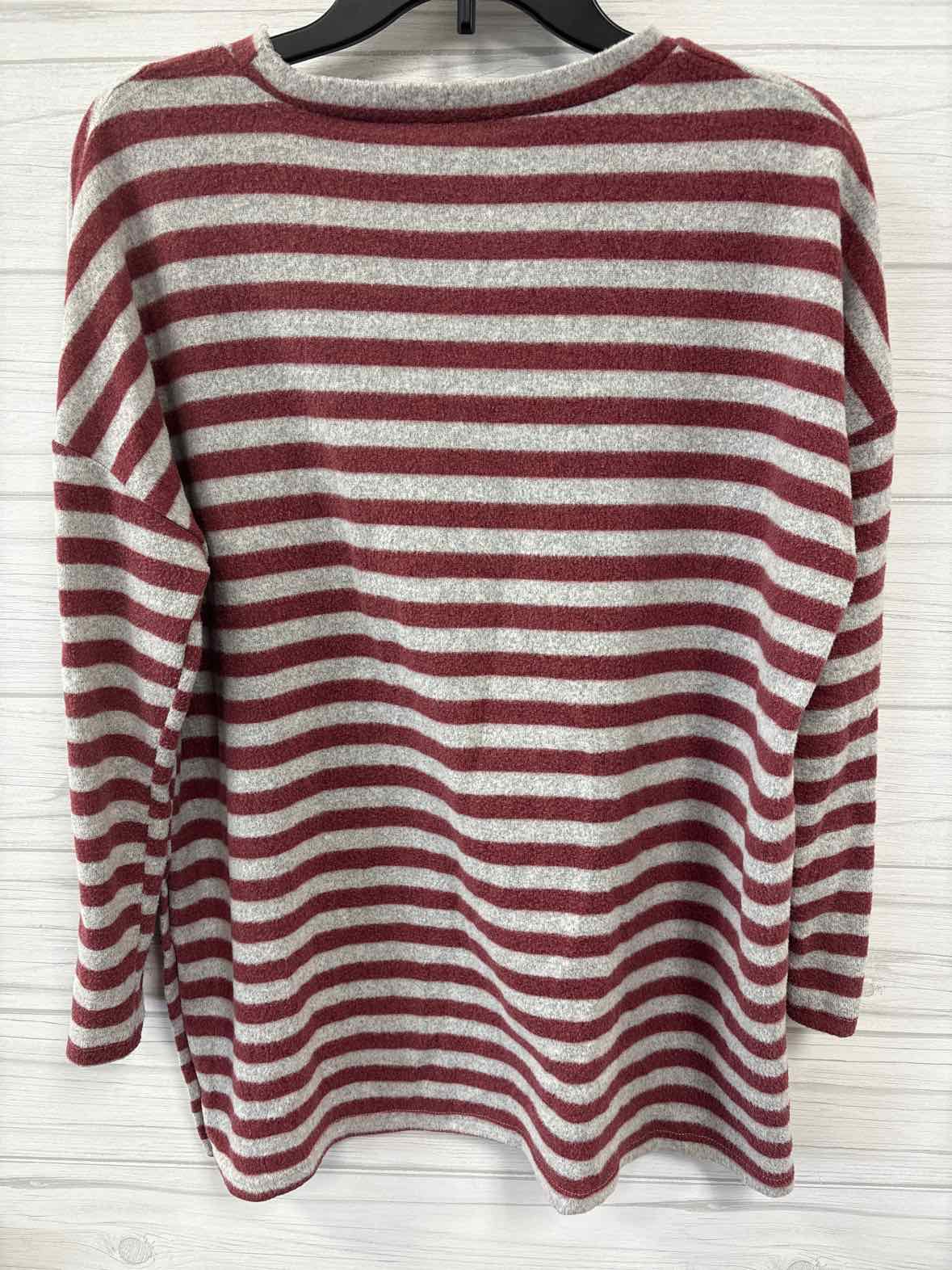 Size M Simply Southern Sweater