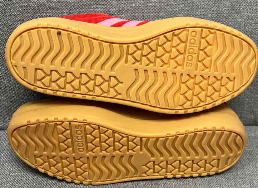 4 adidas Sneakers