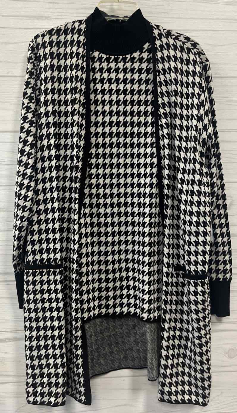 Size 2 Chicos Cardigan