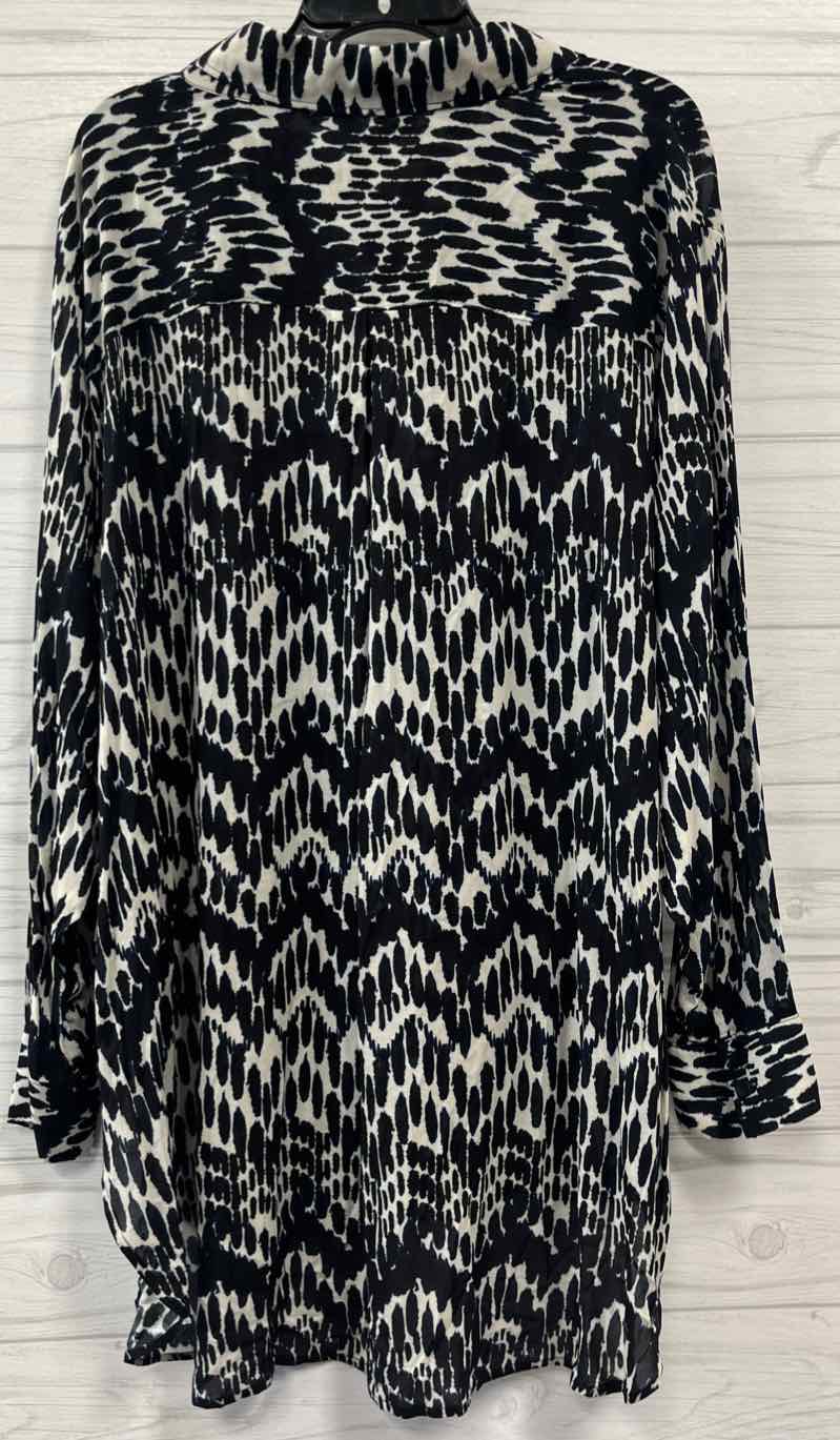 Size M Universal Standard Shirt