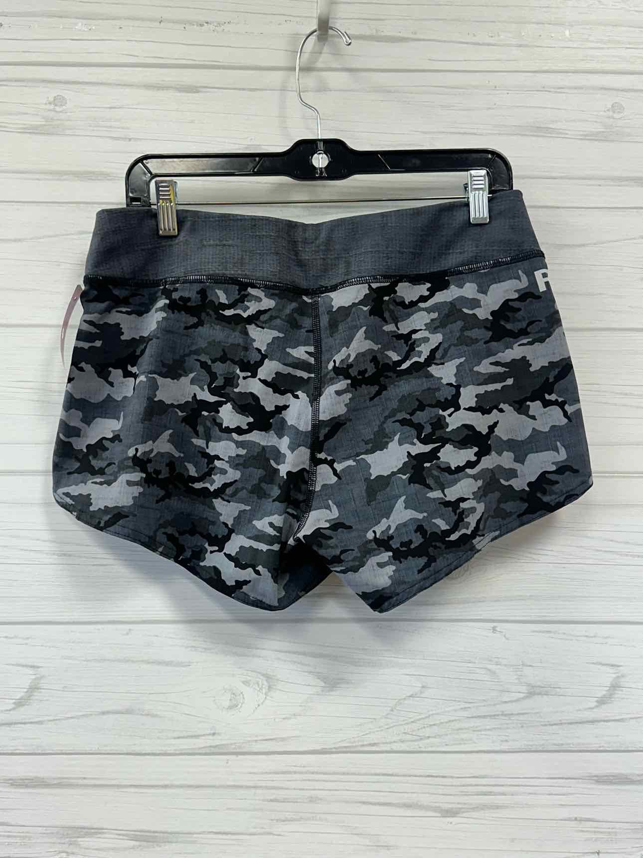 Size L rouge Shorts