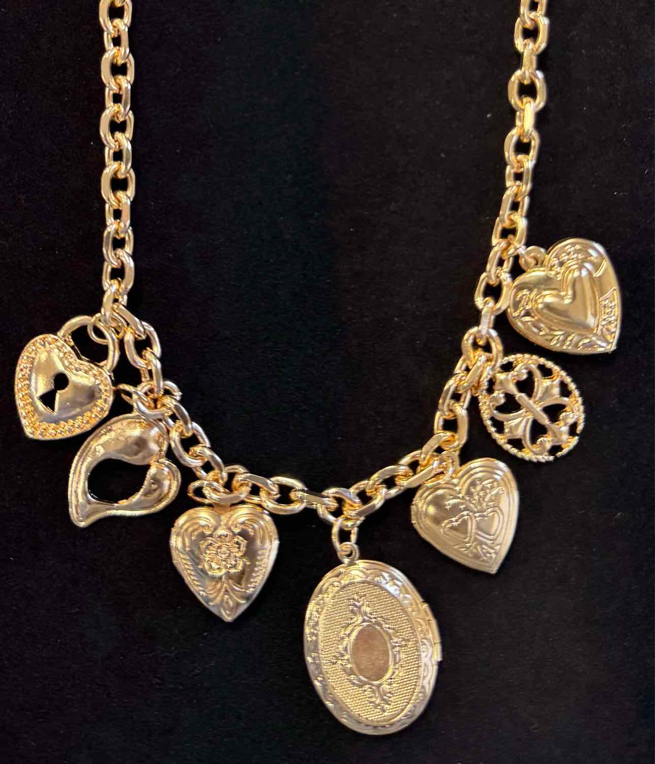 crystal avenue Necklace