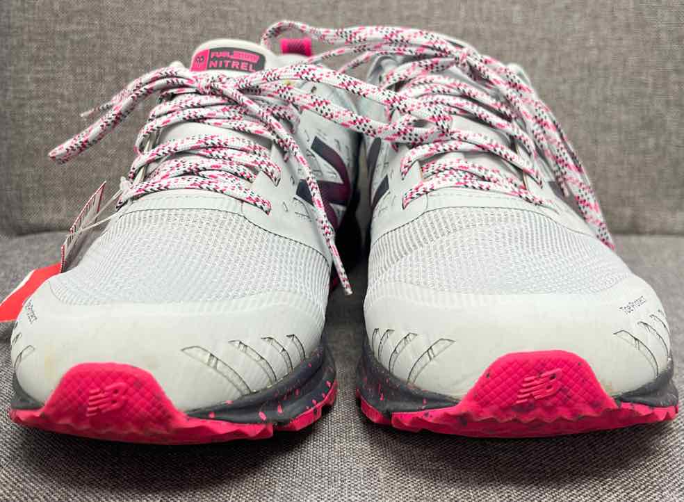 8.5 New Balance Sneakers