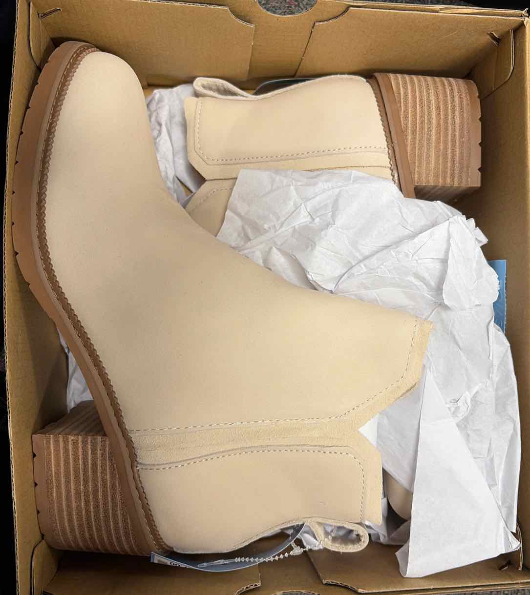 9 Toms Boots