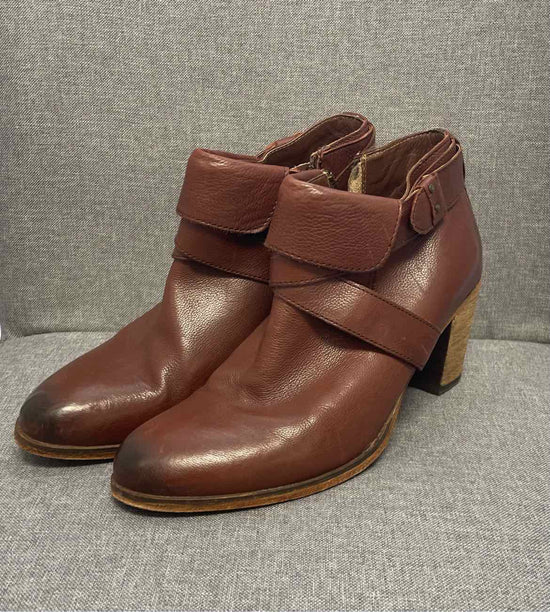 9 Johnston & Murphy Boots