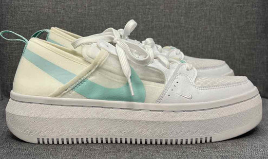 9 Nike Sneakers