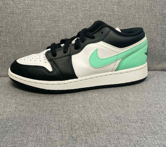 4.5 Nike Shoes/Boots