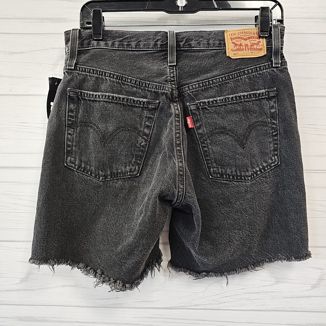 Size 28 Levi Shorts