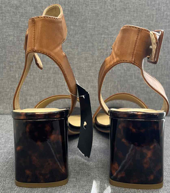 10 CL BY LAUNDRY Sandals