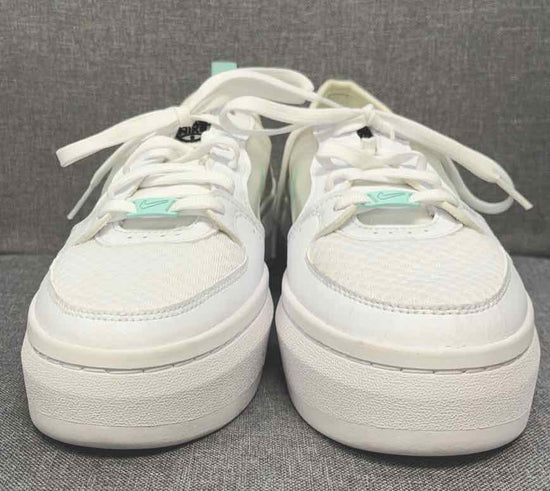 9 Nike Sneakers