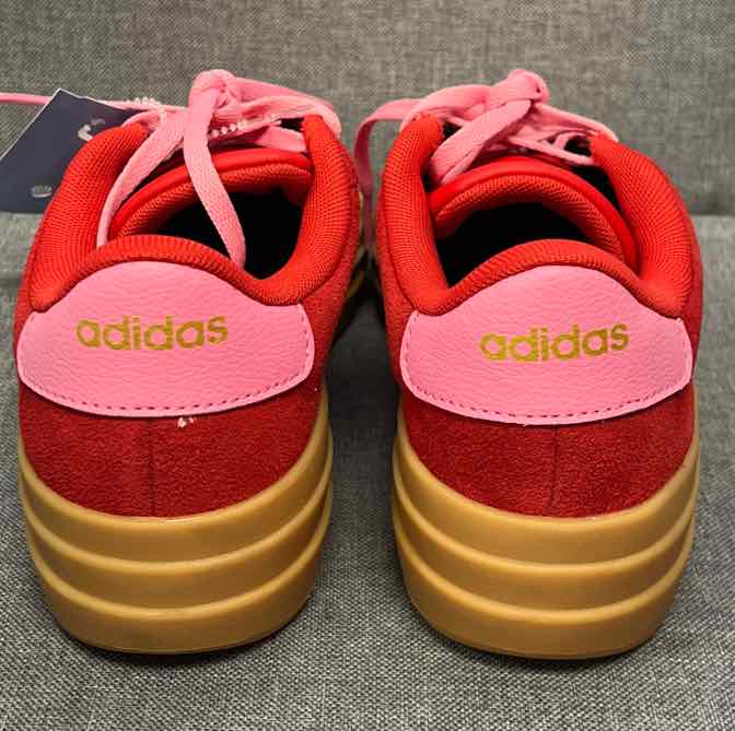 4 adidas Sneakers