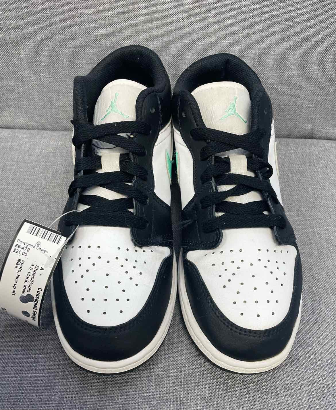 4.5 Nike Shoes/Boots