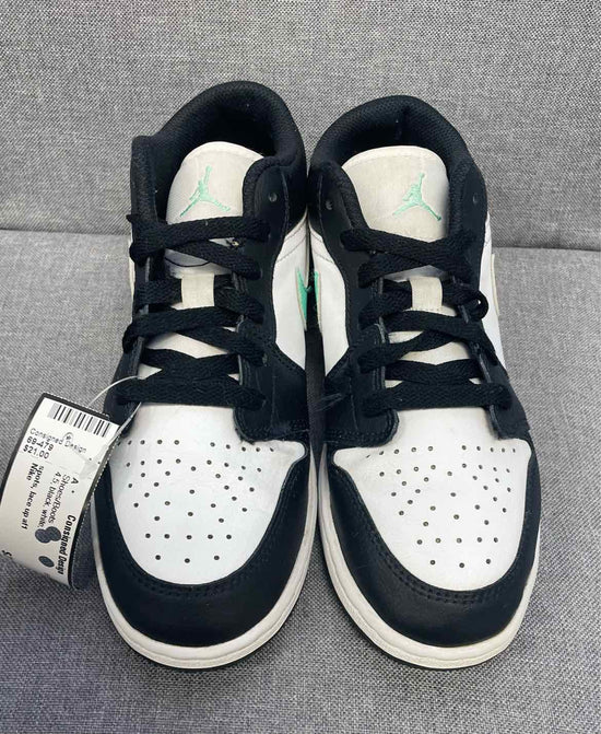 4.5 Nike Shoes/Boots