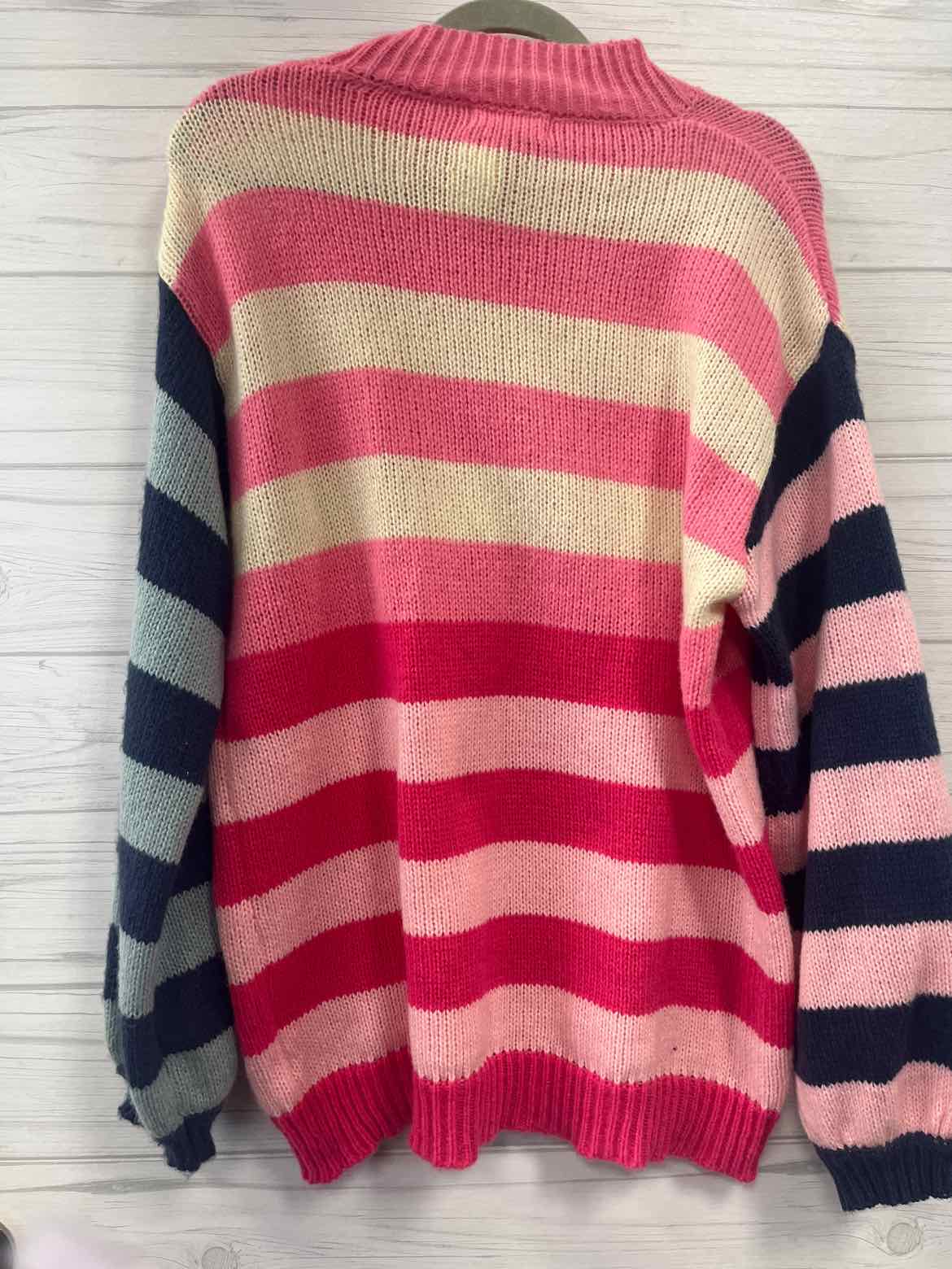 Size M Listicle Sweater