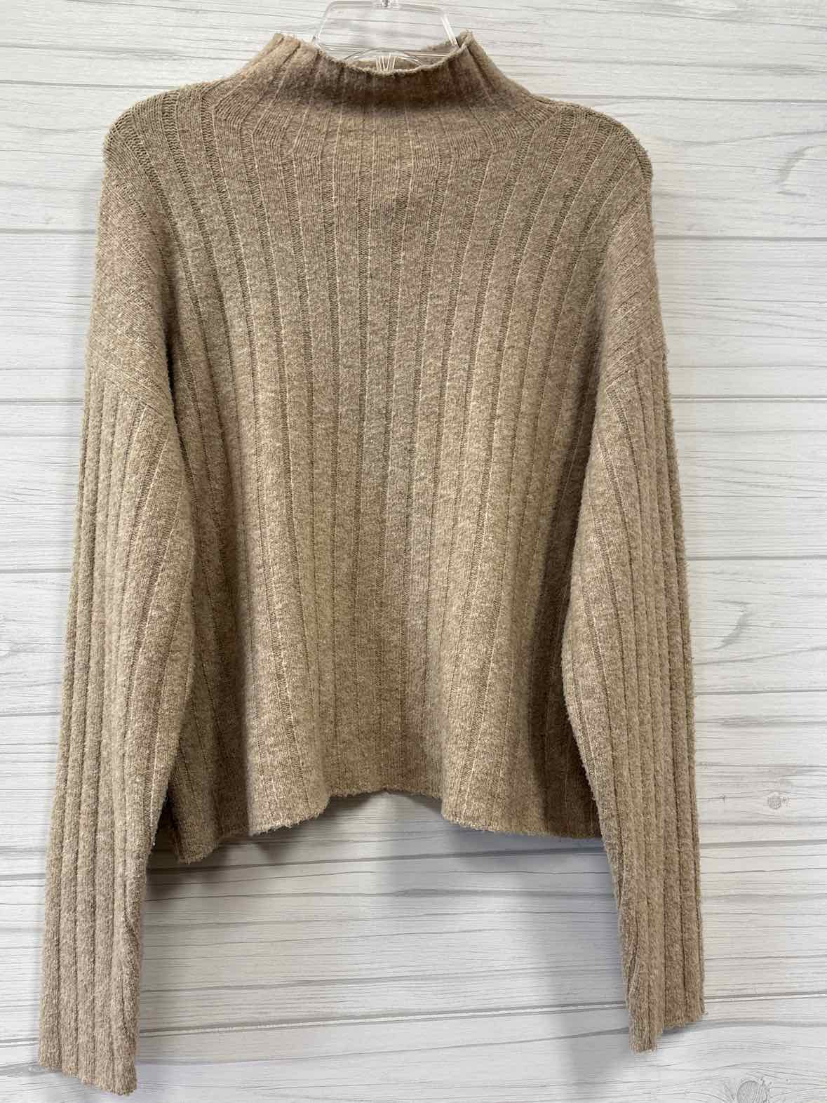 Size XXL Universal Thread Sweater