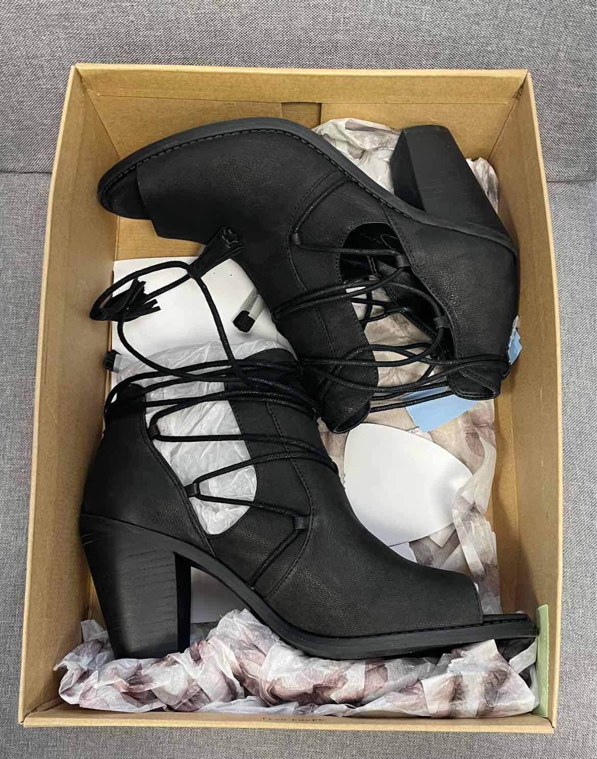 8.5 Jessica Simpson Shoes