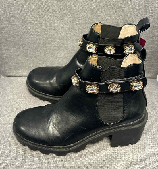8.5 Steve Madden Boots